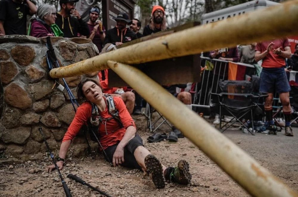 Έγραψε ιστορία η Jasmin Paris: Έγινε η πρώτη γυναίκα που τερμάτισε στον Barkley Marathons runbeat.gr